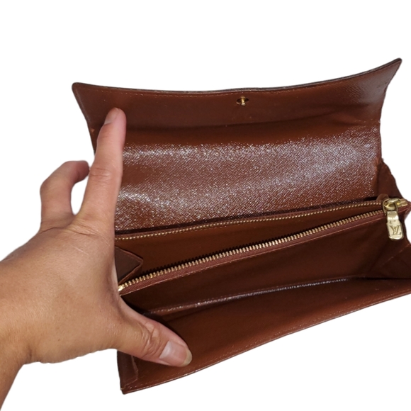 LOUIS VUITTON SARAH WALLET - Picture 9 of 11